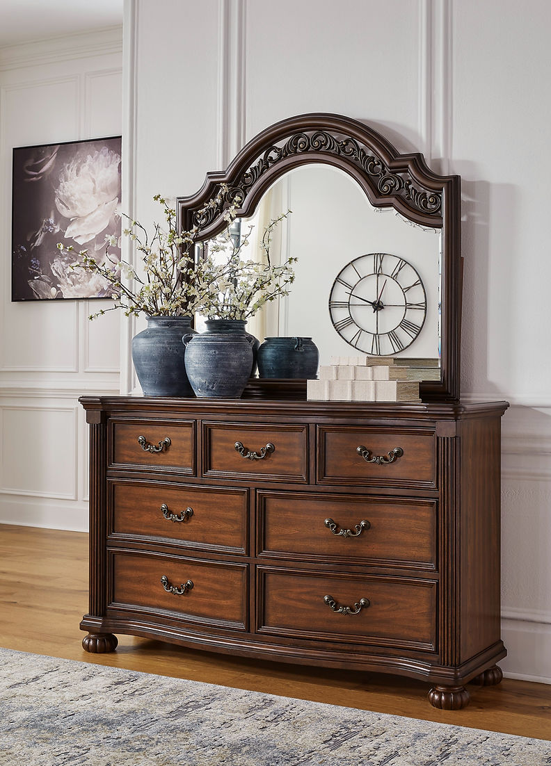 Lavinton Brown Poster Bedroom Set B764