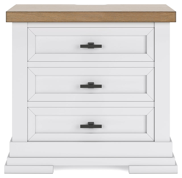 Ashbryn White/Natural Storage Platform Bedroom Set B844