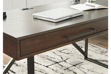 Load image into Gallery viewer, Starmore Brown 60&quot; Office Desk
