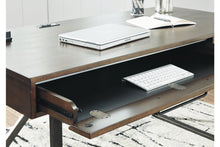 Load image into Gallery viewer, Starmore Brown 60&quot; Office Desk