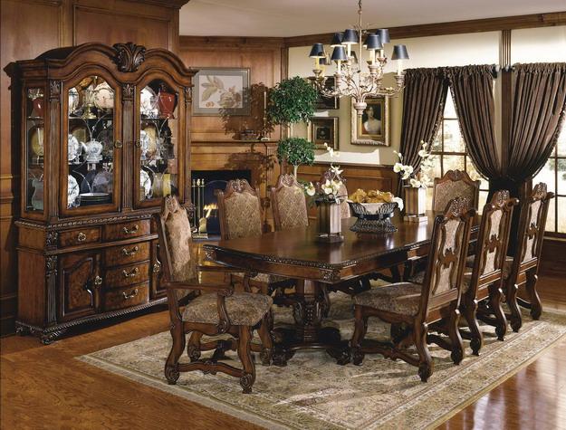 Neo Renaissance Brown China Cabinet | 2400