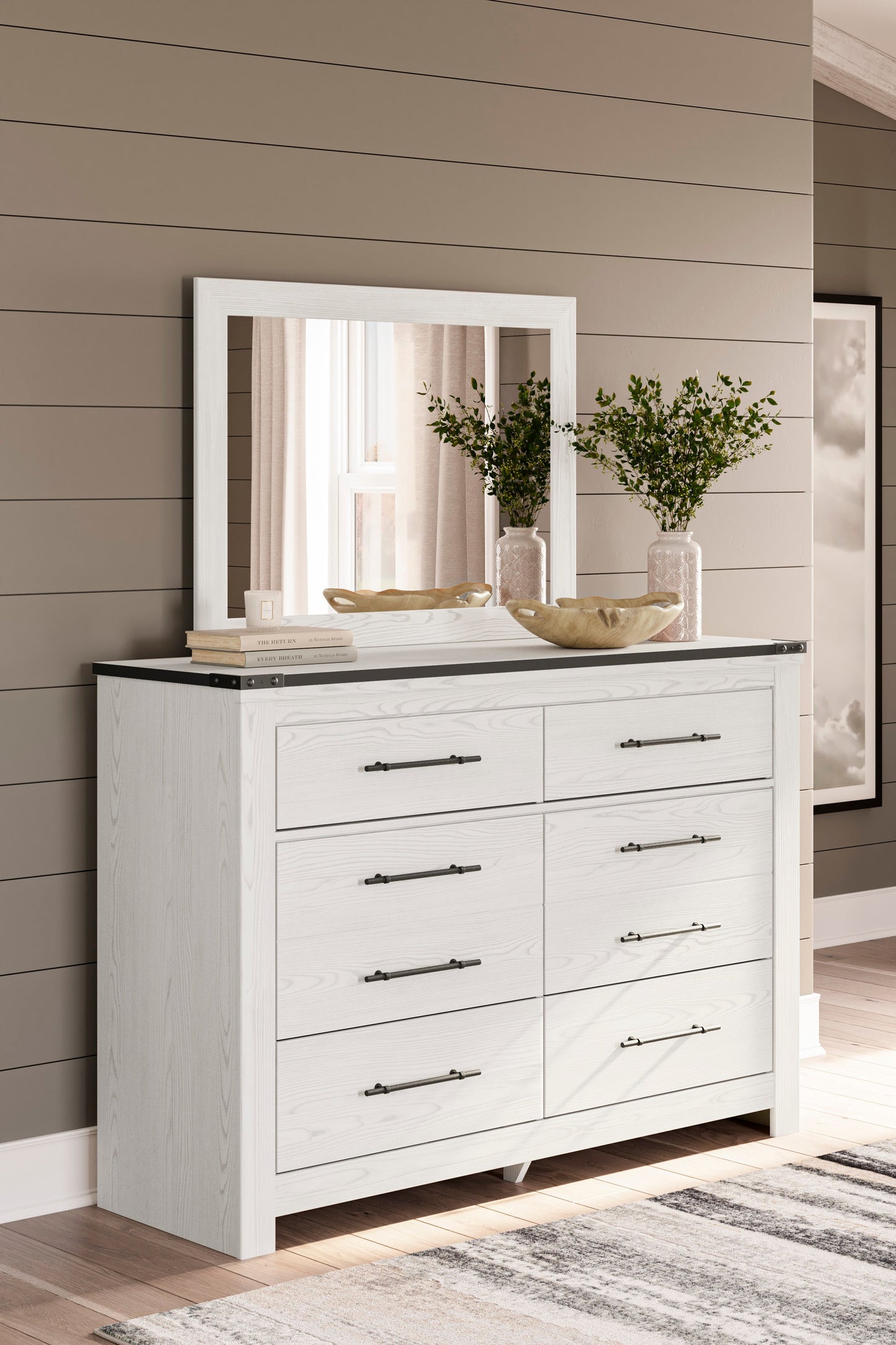 Schoenberg White Panel Bedroom Set
B1446