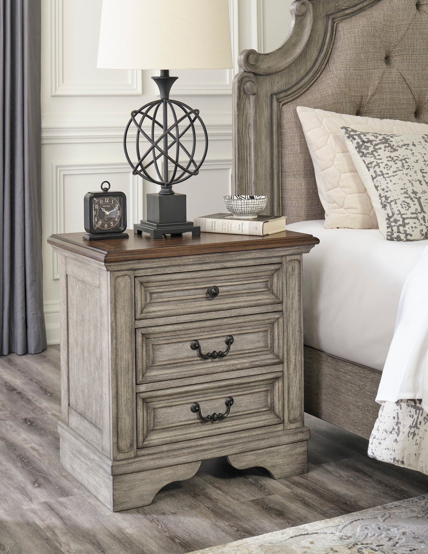 Lodenbay Antique Gray Upholstered Panel Bedroom Set
B751