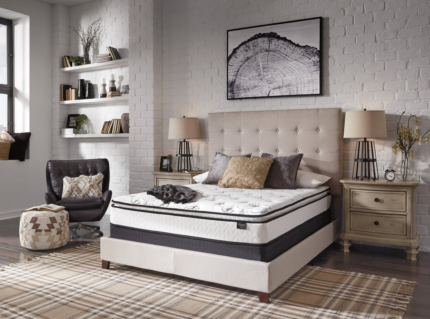 Chime 10" Pillow Top Full Mattress In A Box M87441