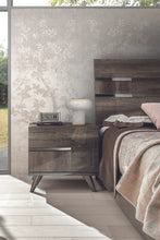 Load image into Gallery viewer, Medea Collection Italian Bedroom Set