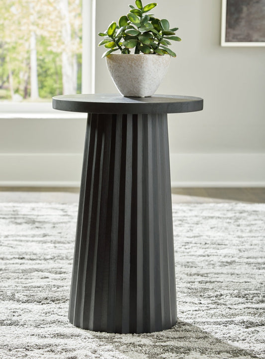 Ceilby Black Accent Table A4000603