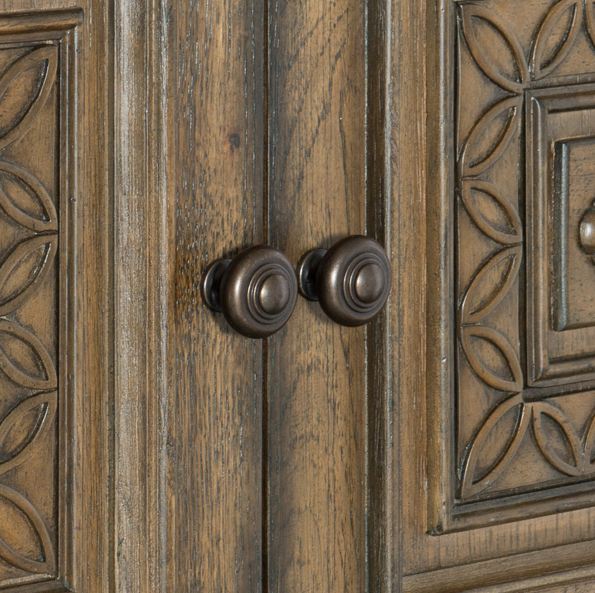Rachelle Weathered Pecan Bedroom Set

1693