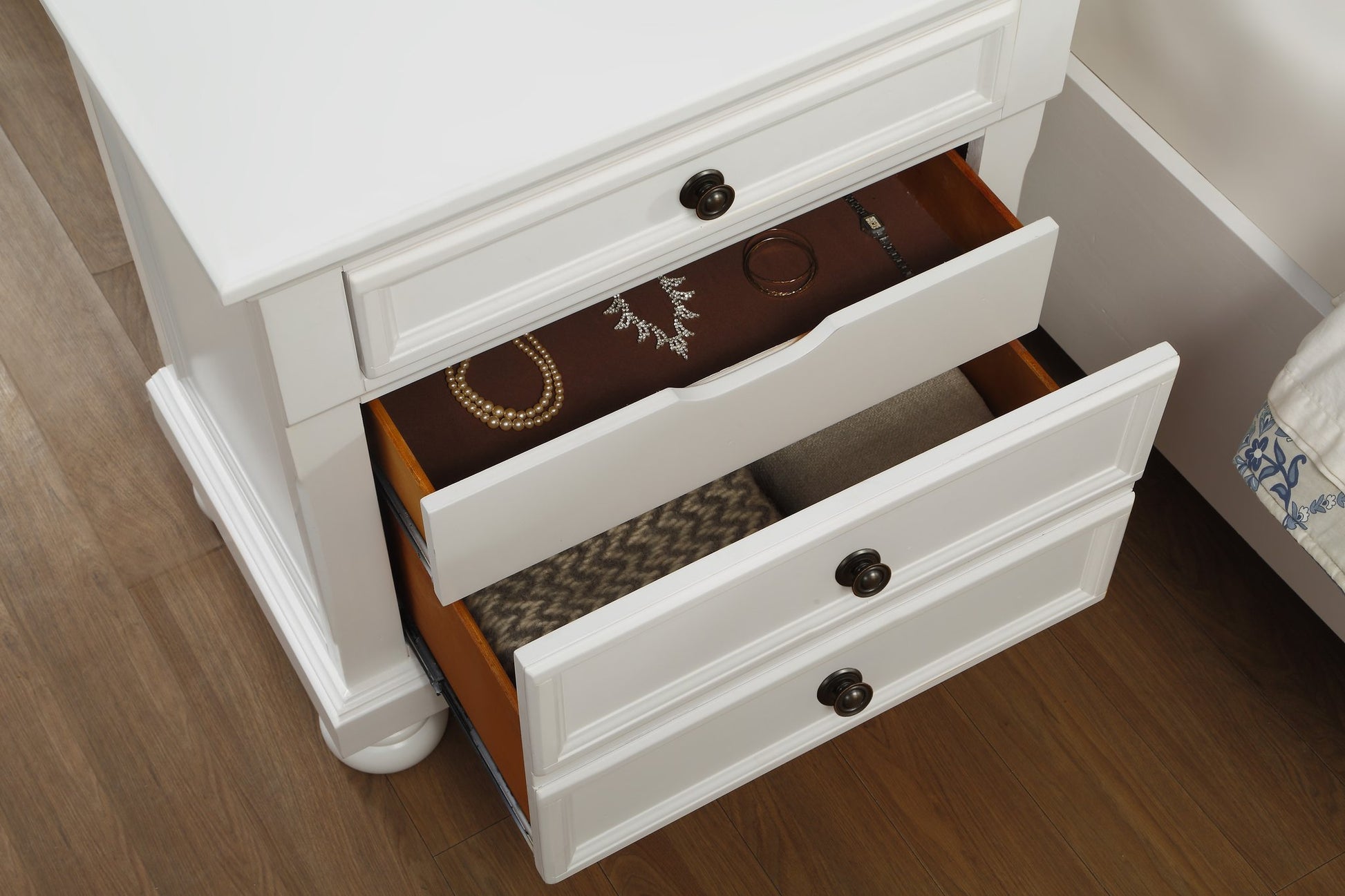 Laurelin White Storage Platform  Bedroom Set 1714 - Harwin Furniture