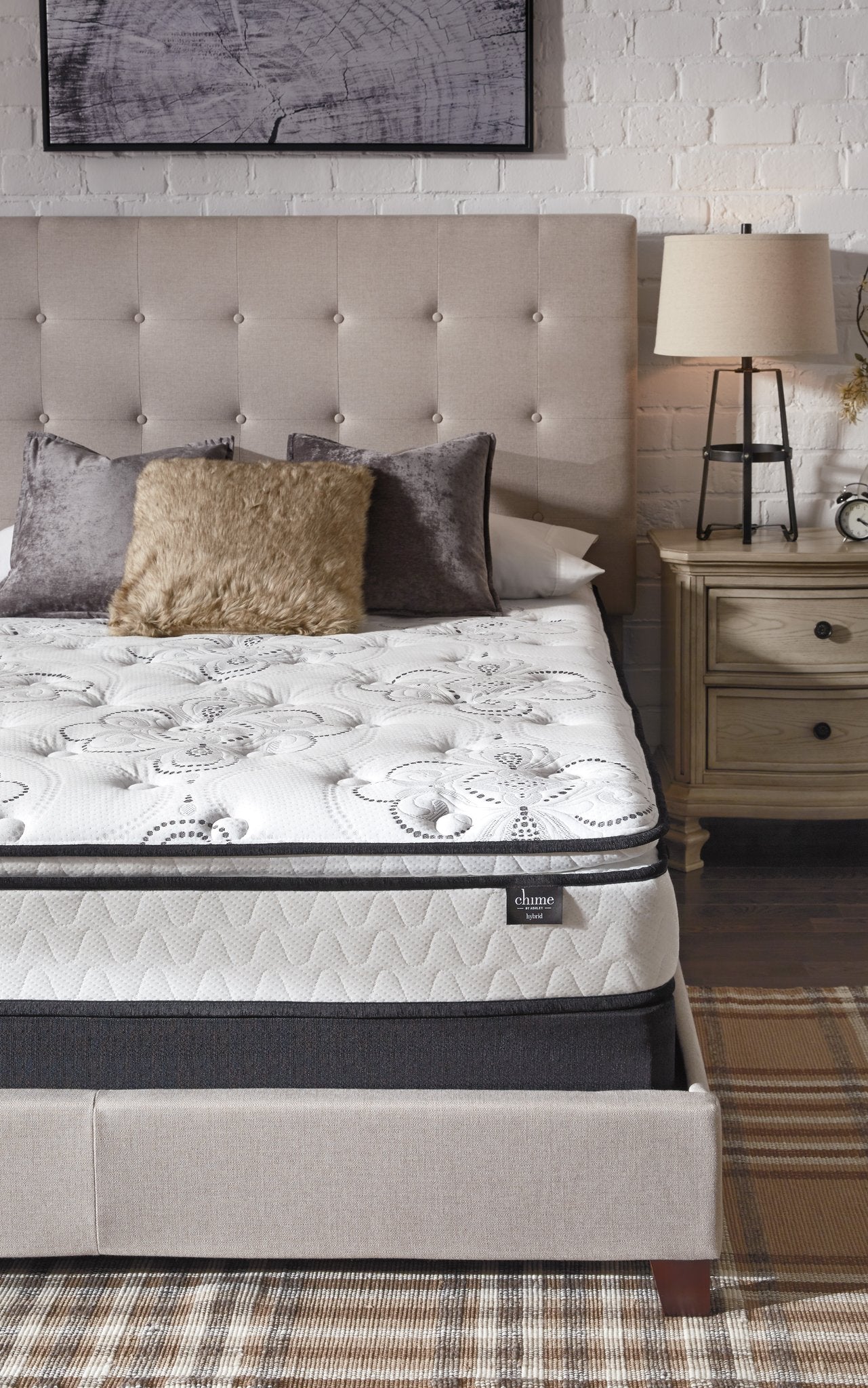 Chime 10" Pillow Top Full Mattress In A Box M87441