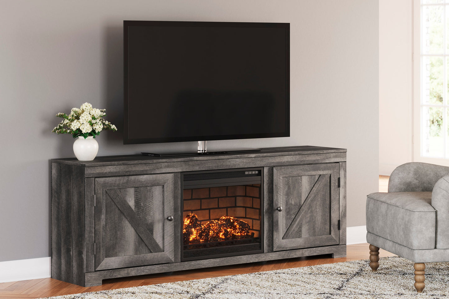 Wynnlow 72" TV Stand W440-168